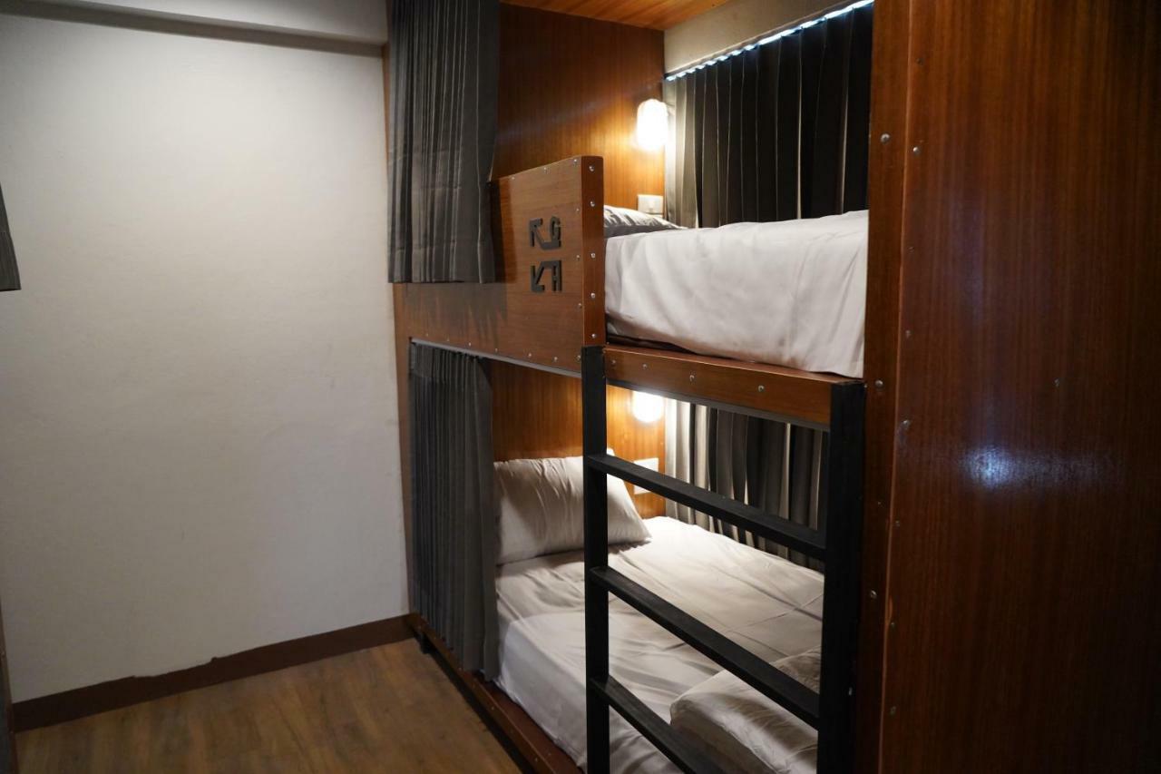 Slee Hostel Chiangmai (Adults Only) Chiang Mai Ngoại thất bức ảnh