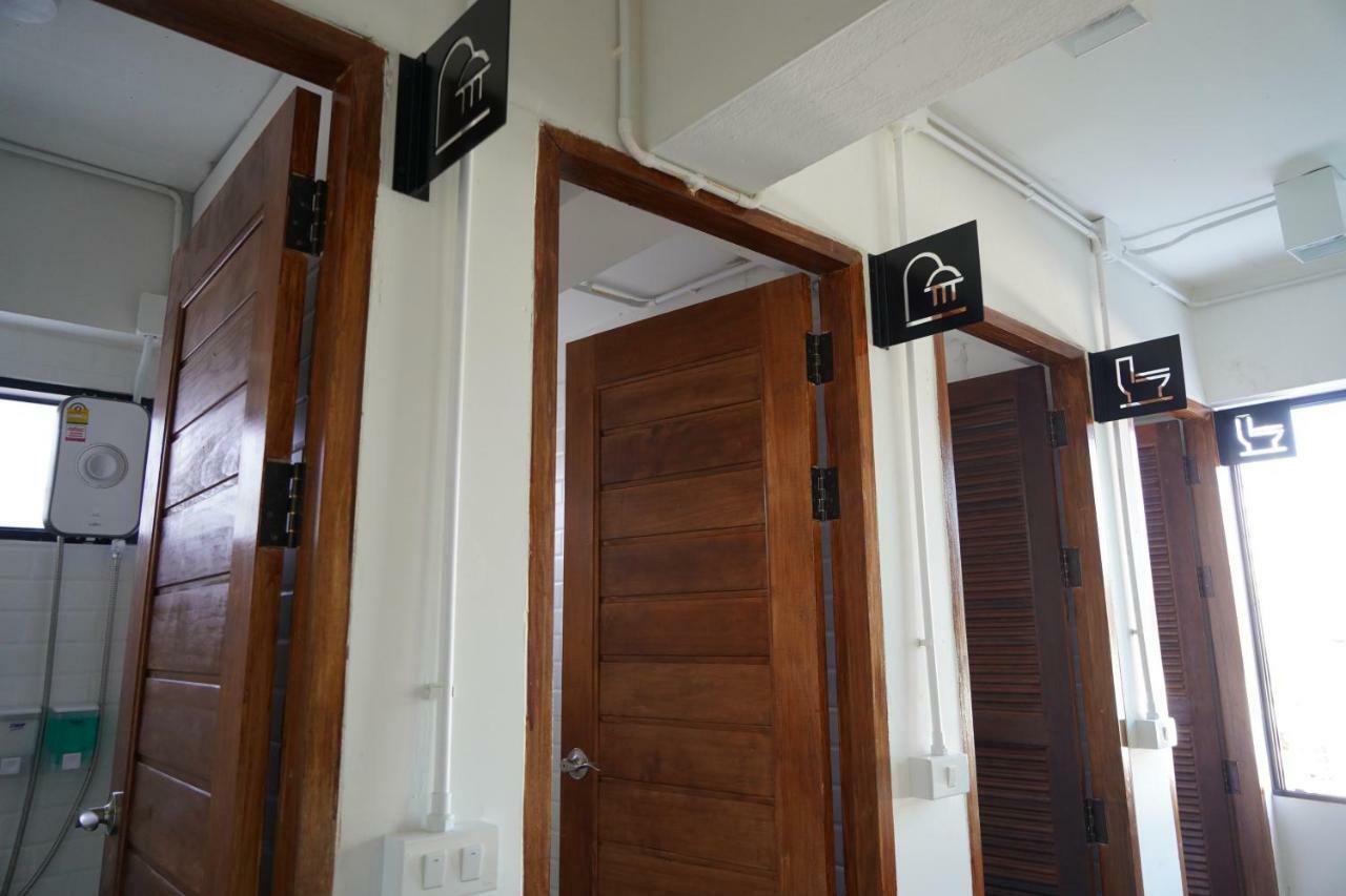 Slee Hostel Chiangmai (Adults Only) Chiang Mai Ngoại thất bức ảnh