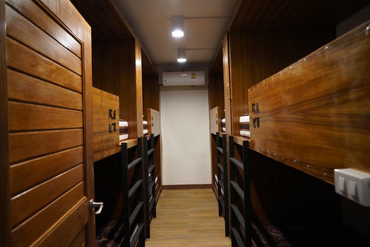 Slee Hostel Chiangmai (Adults Only) Chiang Mai Ngoại thất bức ảnh